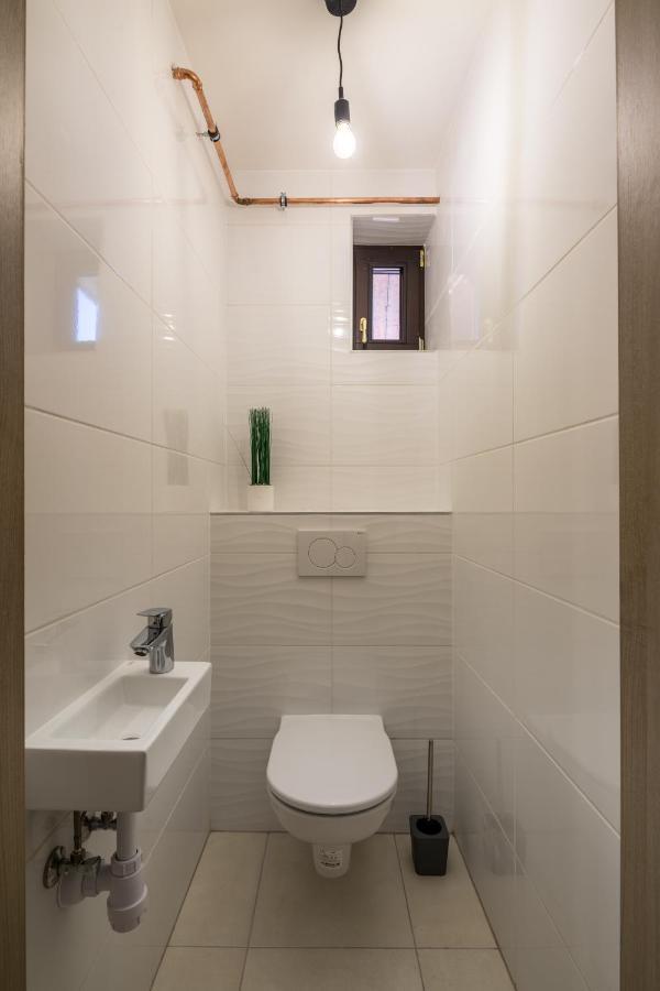 Stafetahaz Apartmanok Vac Exterior photo