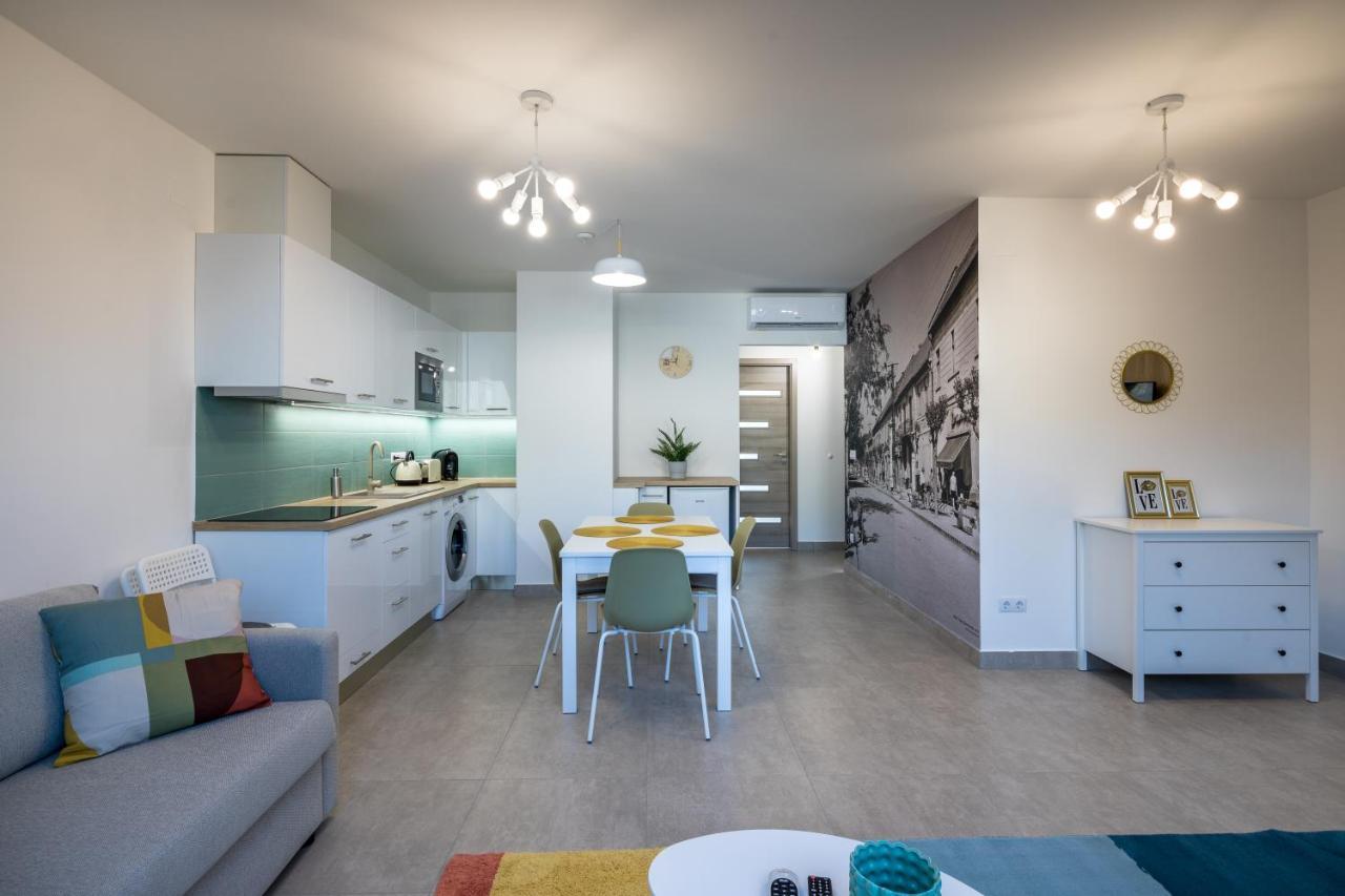 Stafetahaz Apartmanok Vac Exterior photo