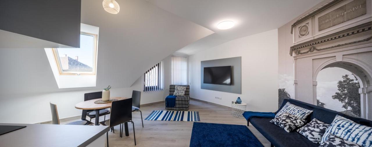 Stafetahaz Apartmanok Vac Exterior photo