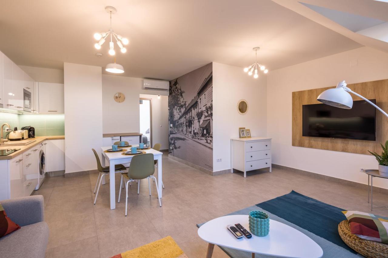 Stafetahaz Apartmanok Vac Exterior photo