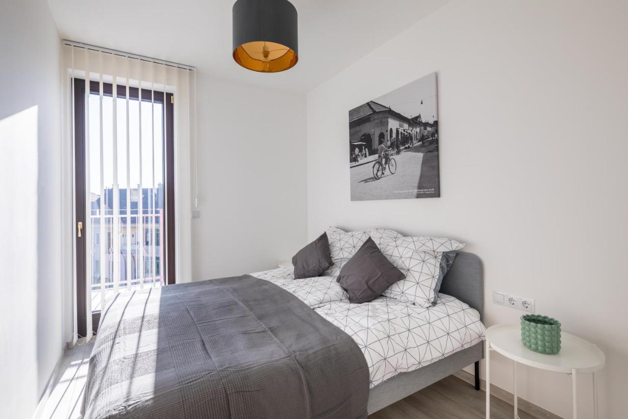 Stafetahaz Apartmanok Vac Exterior photo