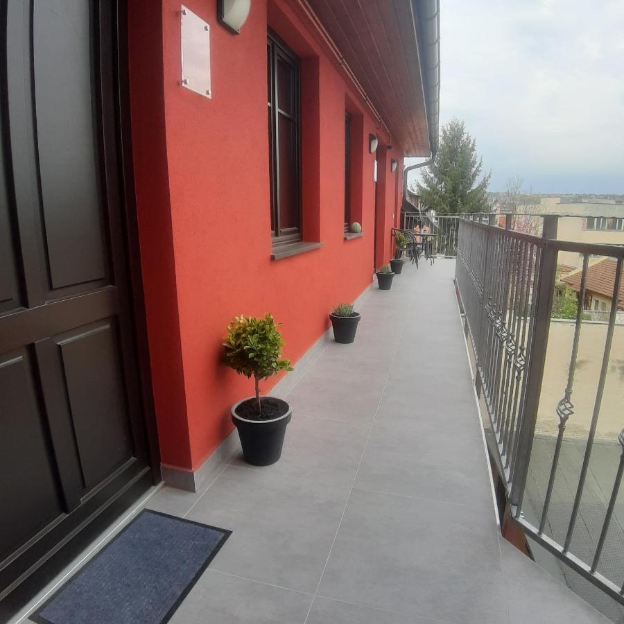 Stafetahaz Apartmanok Vac Exterior photo