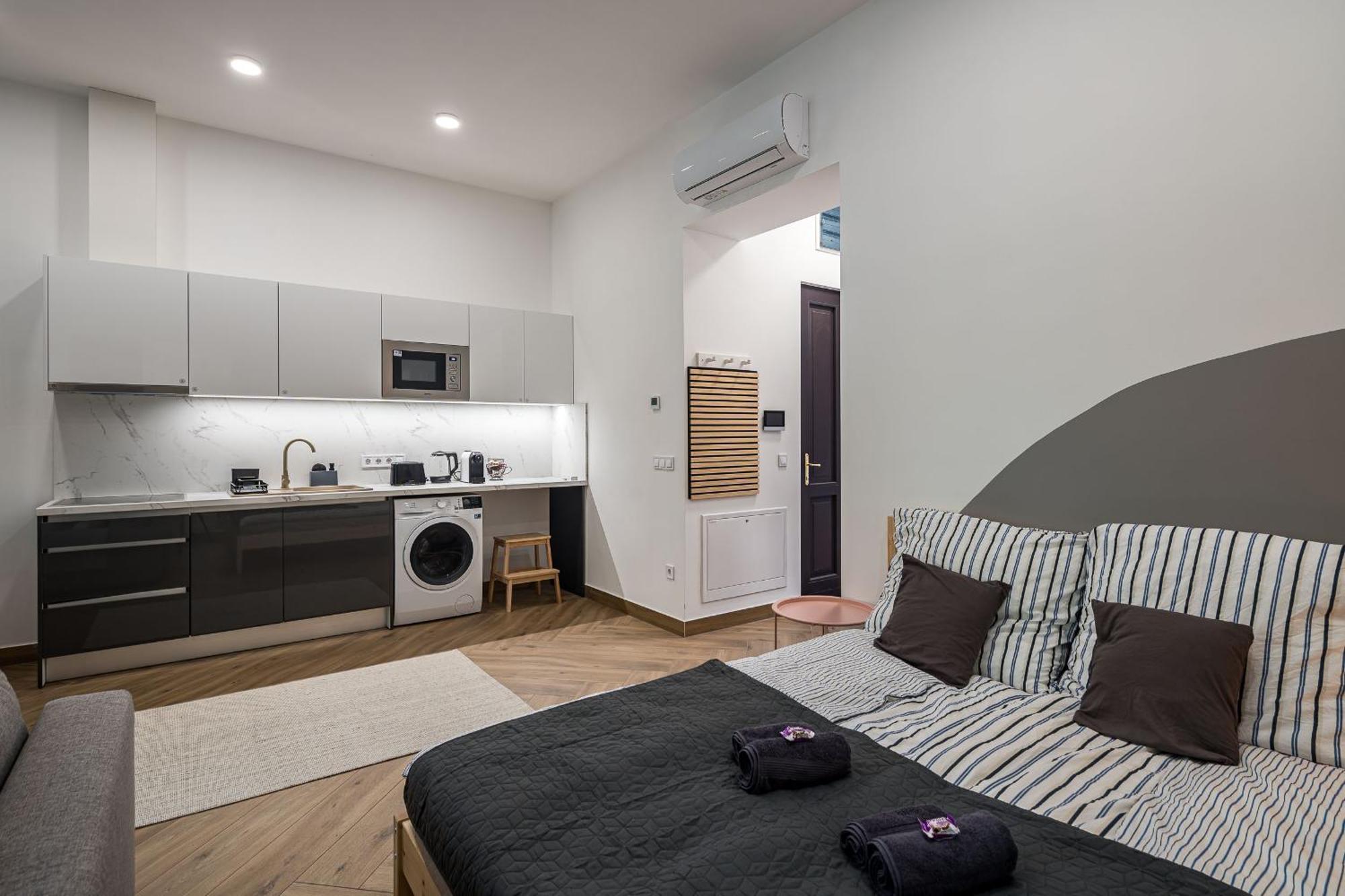 Stafetahaz Apartmanok Vac Exterior photo