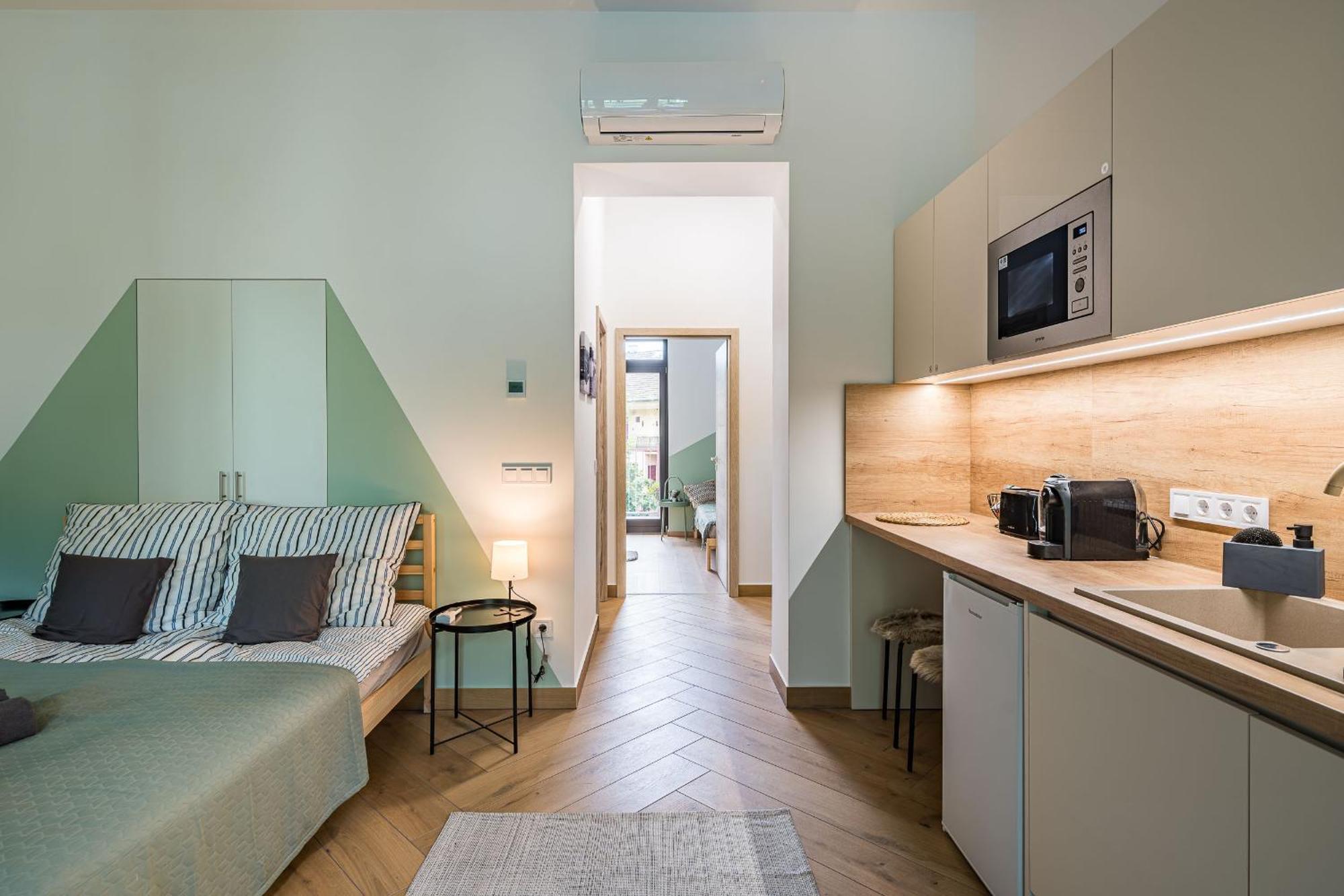 Stafetahaz Apartmanok Vac Exterior photo