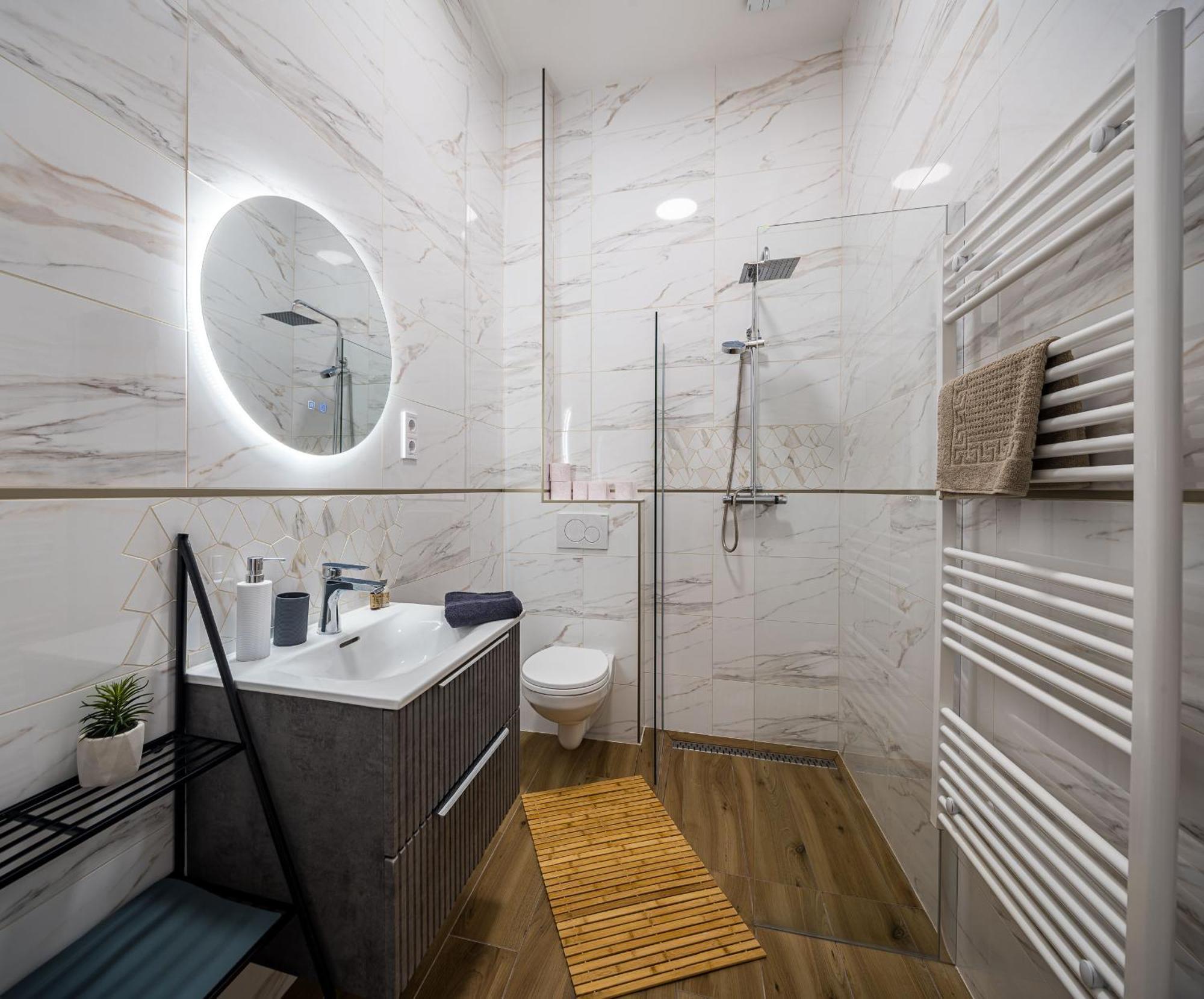 Stafetahaz Apartmanok Vac Exterior photo