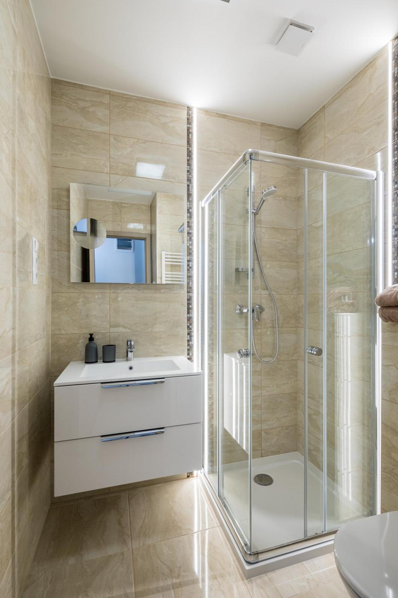 Stafetahaz Apartmanok Vac Exterior photo