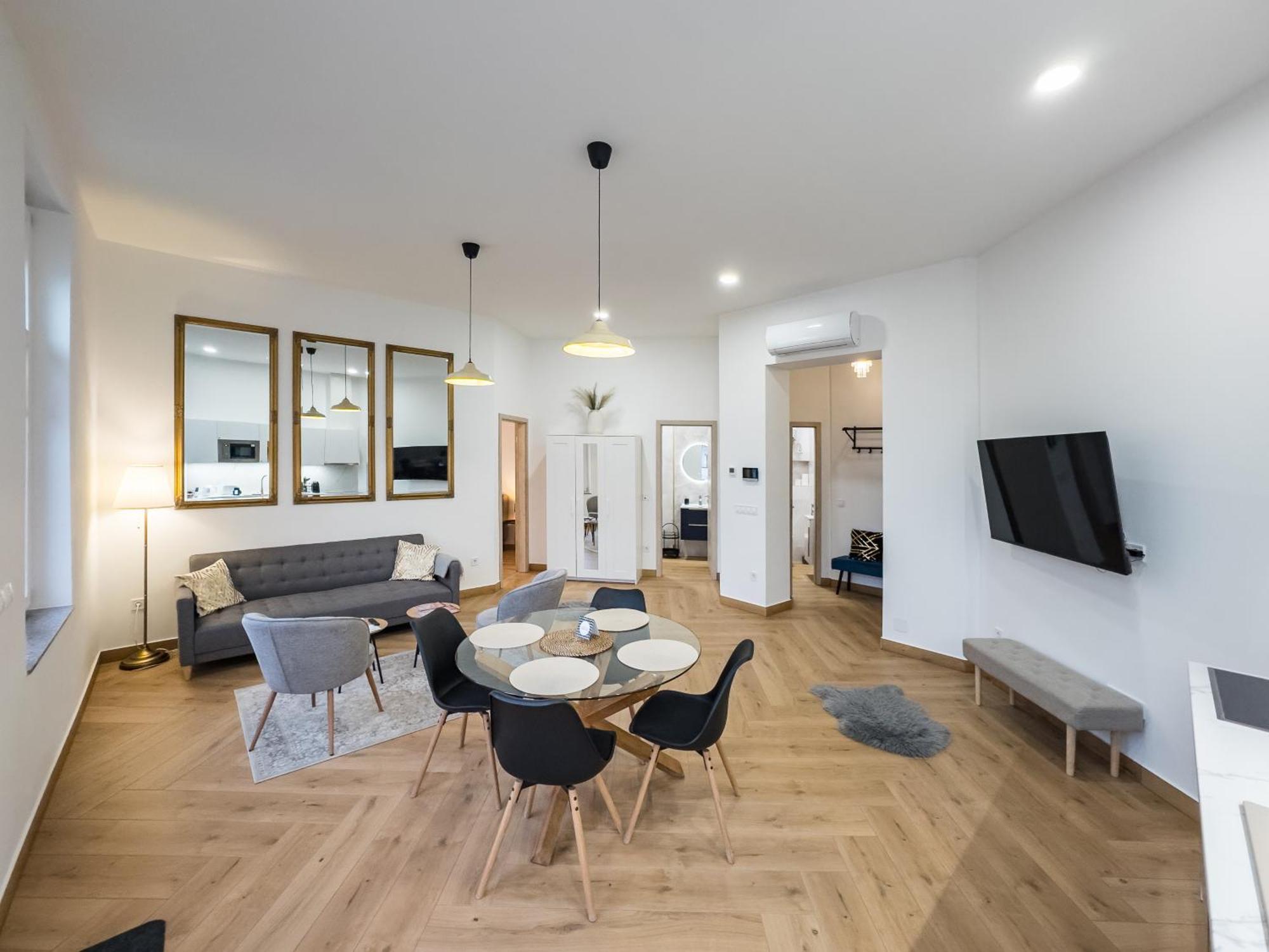 Stafetahaz Apartmanok Vac Exterior photo