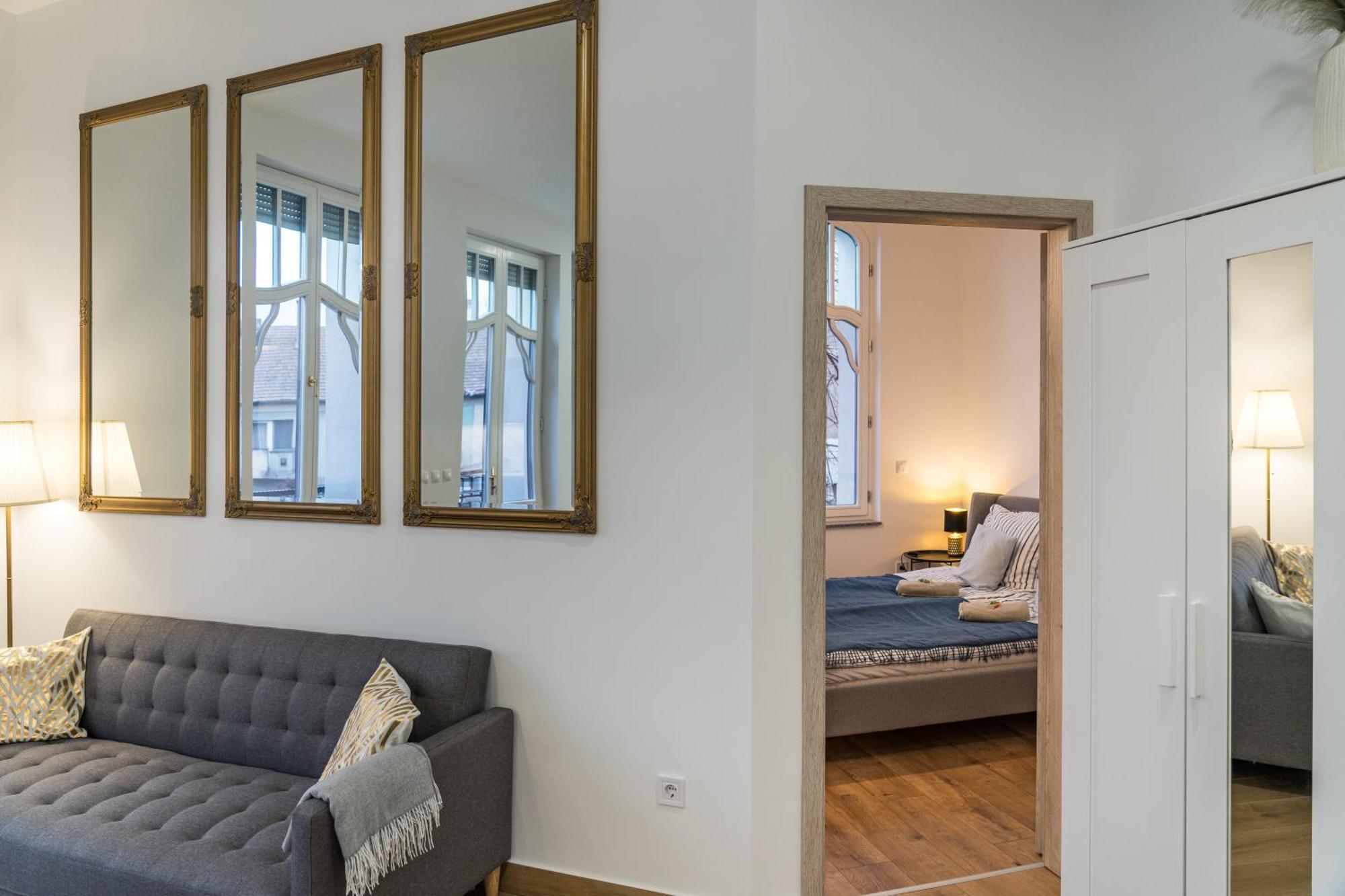 Stafetahaz Apartmanok Vac Exterior photo