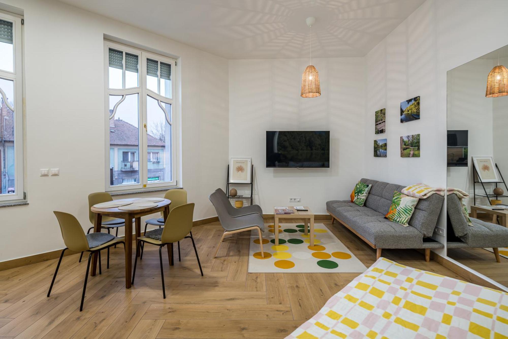 Stafetahaz Apartmanok Vac Exterior photo